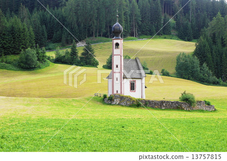 聖馬達萊娜村莊聖誕老人馬達萊納聖約翰教堂聖約翰 聖馬達萊娜村莊聖誕老人馬達萊納聖約翰教堂聖約翰 13757815