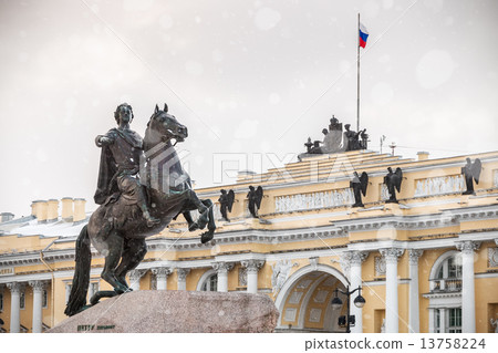 view of the statue of the Bronze Horseman in Saint Petersburg in 13758224