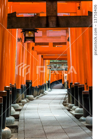 Kyoto Fushimi Inari Taisha Senbon Torii Kyoto Fushimi Inari Taisha Senbon Torii 13758406