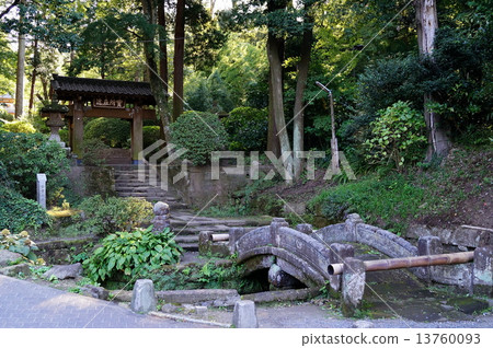 Kamakura Goyama Jodoguji Temple Hakusu no Iemushomon(高麗門)神奈川鎌倉市山之內 Kamakura Goyama Jodoguji Temple Hakusu no Iemushomon(高麗門)神奈川鎌倉市山之內 13760093