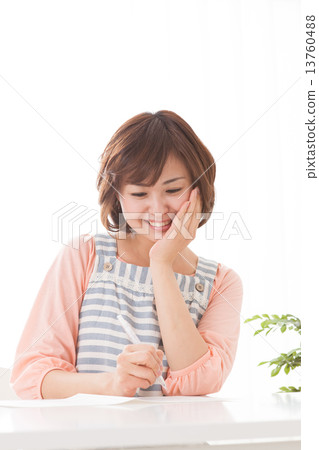 Housewife, housewife, an entry 13760488