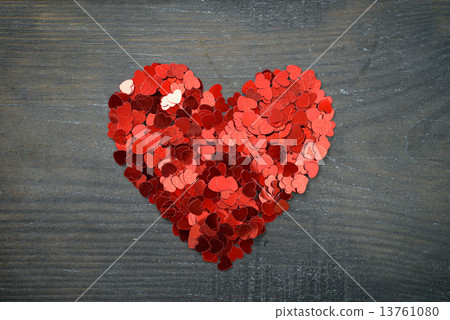 Confetti in shape of heart Confetti in shape of heart 13761080