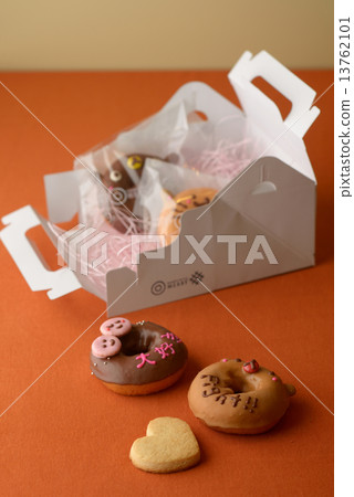 Chocolate donut 13762101