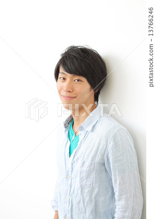 二十幾歲的男性 二十幾歲的男性 13766246