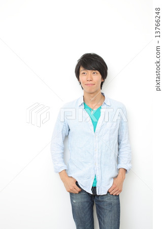 二十幾歲的男性 二十幾歲的男性 13766248