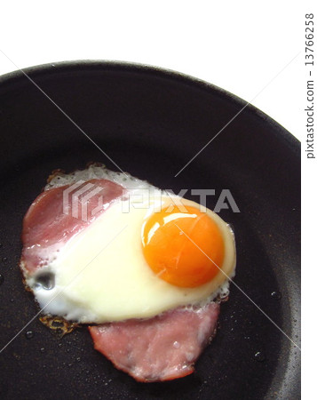 Ham Egg baked in a frying pan Ham Egg baked in a frying pan 13766258
