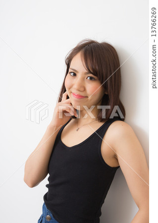 年輕的女士 13766269
