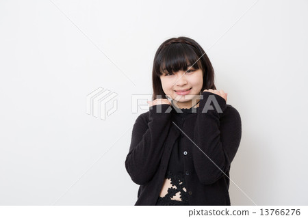 一名年輕女子支持 一名年輕女子支持 13766276