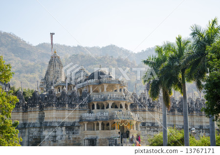 耆那教寺廟在Lanakpur,印度 耆那教寺廟在Lanakpur,印度 13767171