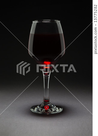 glass_wine 13775282