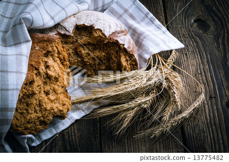 fresh white bread fresh white bread 13775482