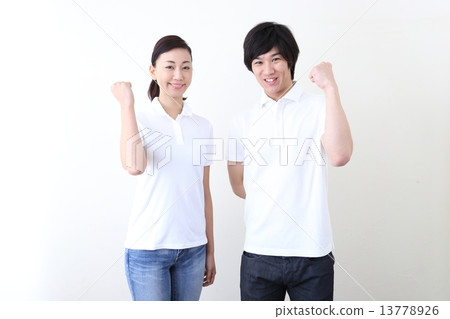 Men and women who pose guts Men and women who pose guts 13778926