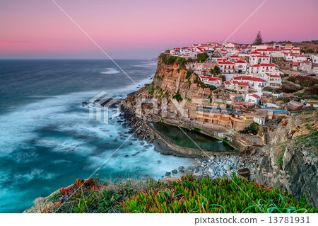 Sunset in the town Azenhas do Mar. With natural pool. Sunset in the town Azenhas do Mar. With natural pool. 13781931