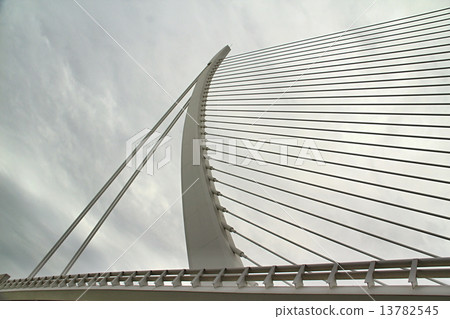 Valencia city view 13782545