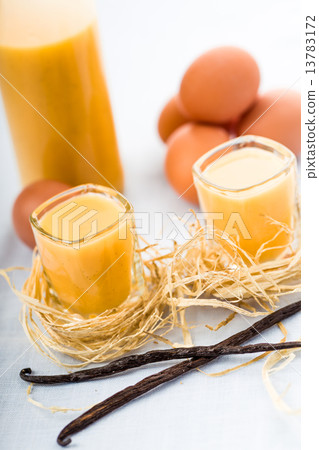 egg liqueur egg liqueur 13783172