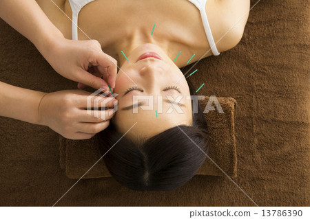 Beauty Acupuncture 13786390