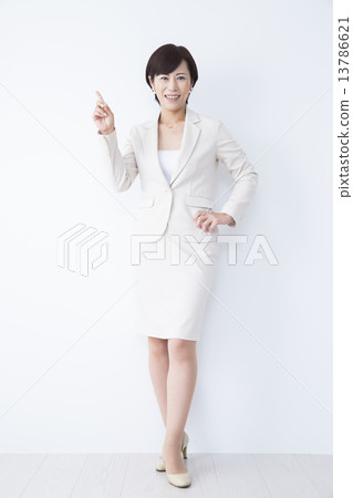 Portrait middle women 13786621