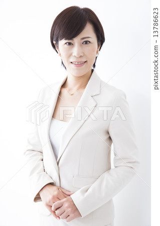 Portrait middle women Portrait middle women 13786623