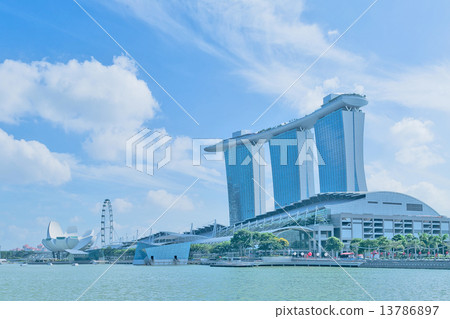 Marina Bay Sands - A Singapore's travel and business landmark 13786897