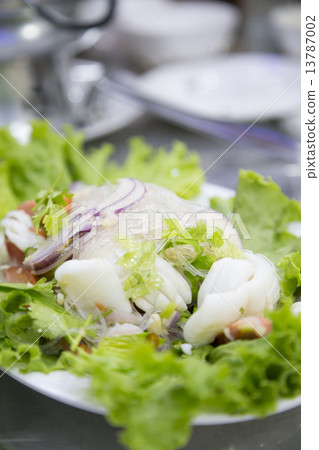 Yum Woon Sen(Spicy Thai Glass Noodles Salad), a popular dish in Thailand 13787002