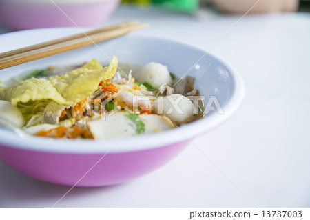 Hot and spicy Tom Yum Noodle, a popular dish in Thailand 13787003