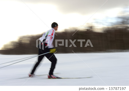 滑雪越野 滑雪越野 13787197