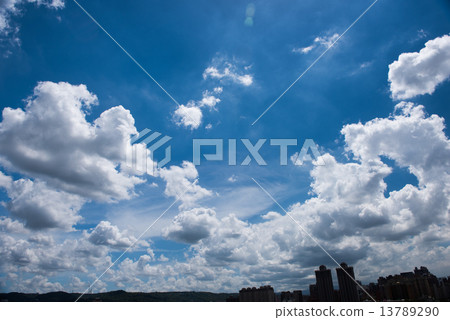 藍天和雲彩 藍天和雲彩 13789290
