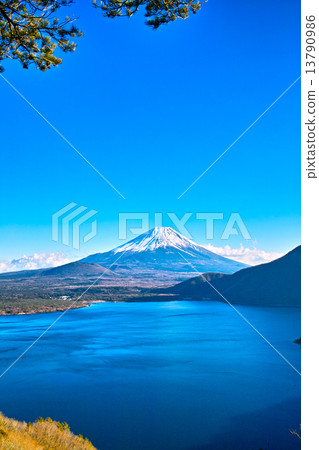 從本栖湖的富士山的風景和從1000日元的票據拍攝地點晴朗 13790986