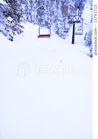 Ski lift 13791713
