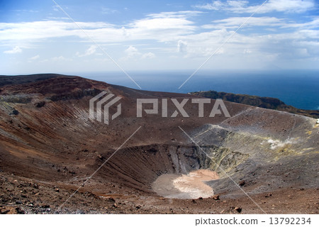 Grand crater Vulcano, Lipari Island, Sicily, Italy 13792234