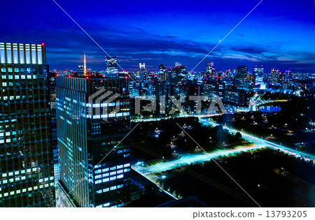 Night view in Tokyo Kasumigaseki and the Imperial Gaien direction 13793205