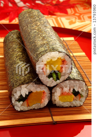 Egata纏繞著大量捲起的海藻簾 Egata纏繞著大量捲起的海藻簾 13793960