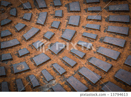 rusty iron hatch 13794613