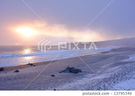 The Osuga Coast that sows on snow (No.4) 13795340