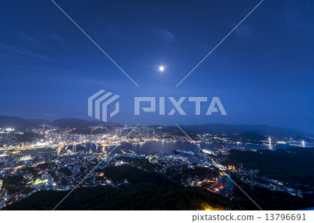 從Inasama看的長崎夜視圖 13796691