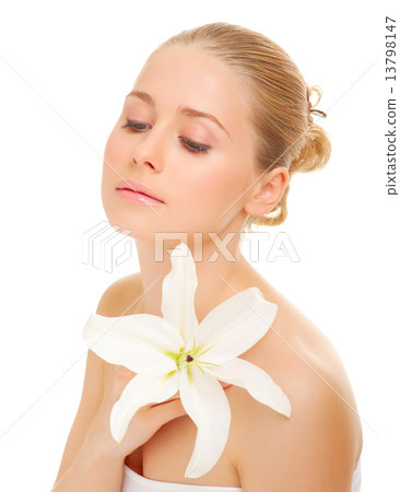 Portrait of young woman 13798147