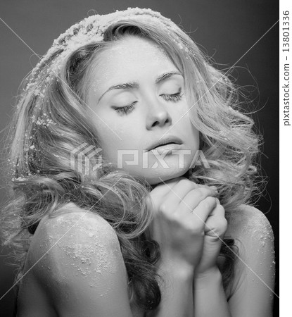 Young beautiful woman with snowy skin (black and white) Young beautiful woman with snowy skin (black and white) 13801336