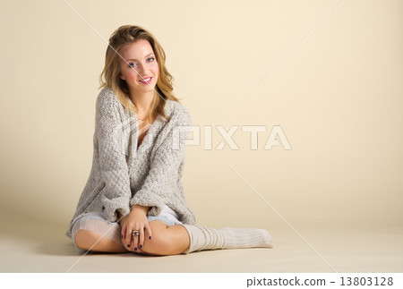 Fashion portrait of young girl Fashion portrait of young girl 13803128