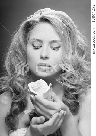 Young beautiful woman with snowy skin (black and white) Young beautiful woman with snowy skin (black and white) 13804252