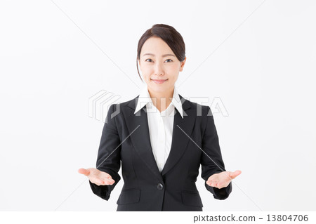 Business woman to recommend in hand 13804706