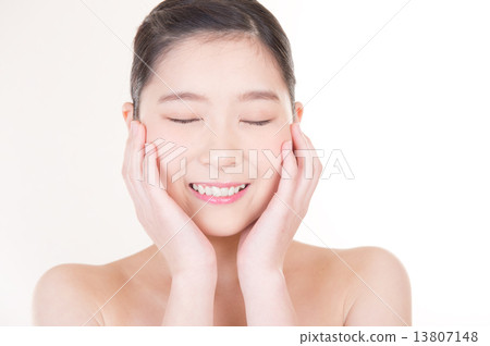 Girls skin care 13807148