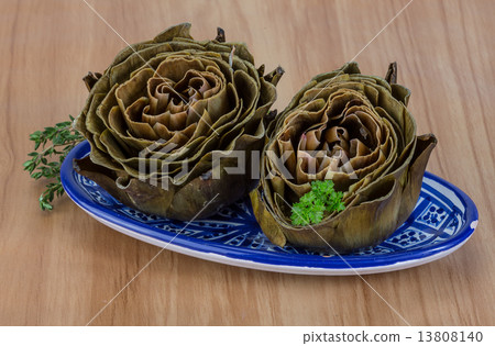 Boiled artichokes 13808140
