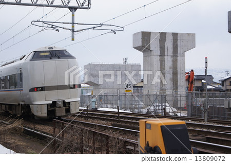 Shinkansen bridge pier construction and limited express calligraphy 13809072