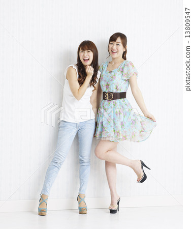 young woman      13809547