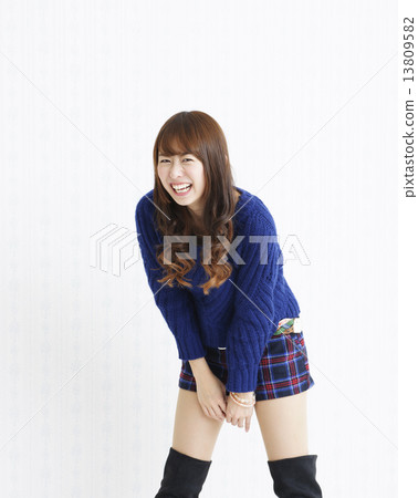 young woman      13809582