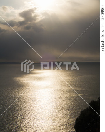 Shining sea Shining sea 13809963