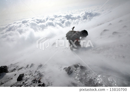 在冬季挑戰富士 13810700