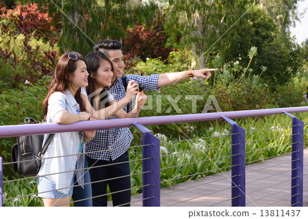 Trio on Holiday 4 13811437