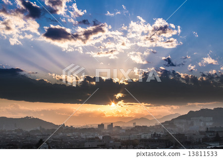 daylight, sunbeam, sunlight 13811533