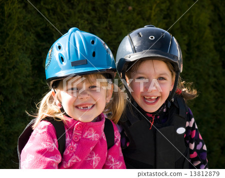 Happy girls Happy girls 13812879